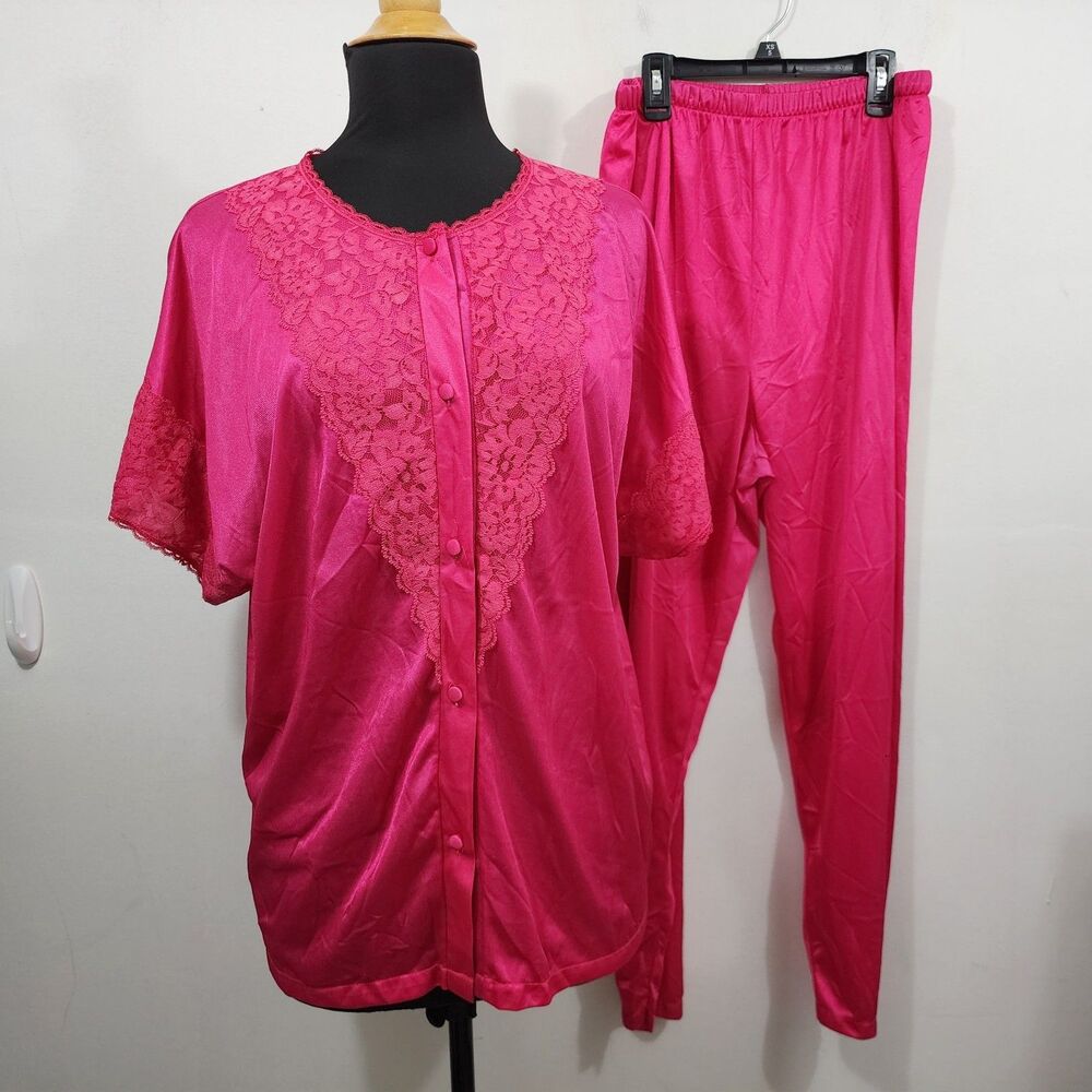 Vibrant Carriage Court fuchsia pink satin pajama set Lace trim Short-Sleeve Sz L